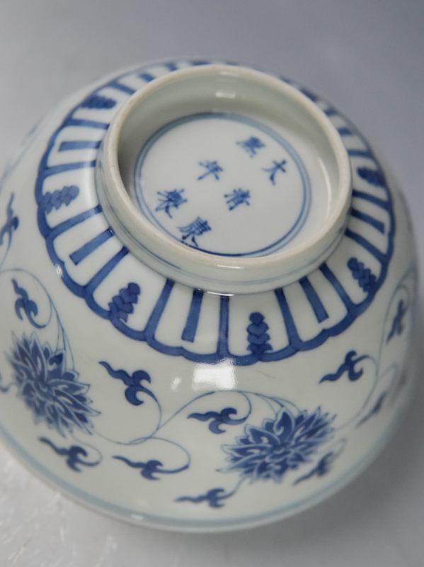 清康熙 青花缠枝莲纹碗 - 图6