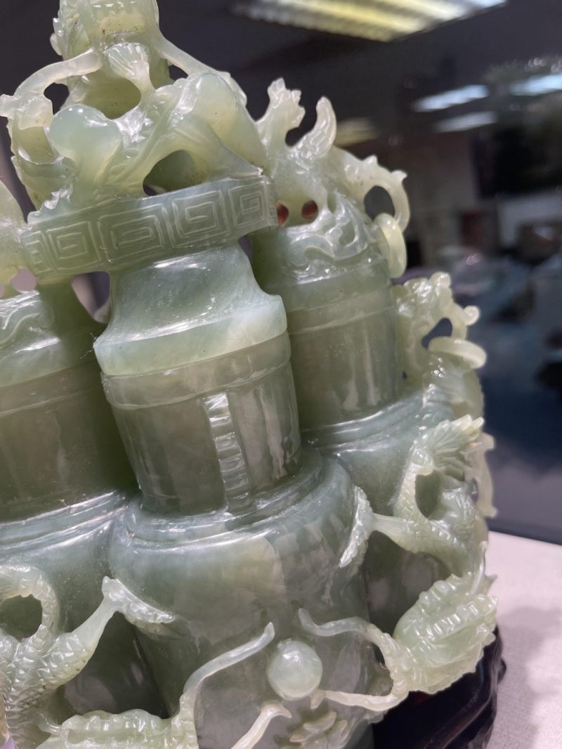    青玉龍紋三聯蓋瓶（連木座） - 图2