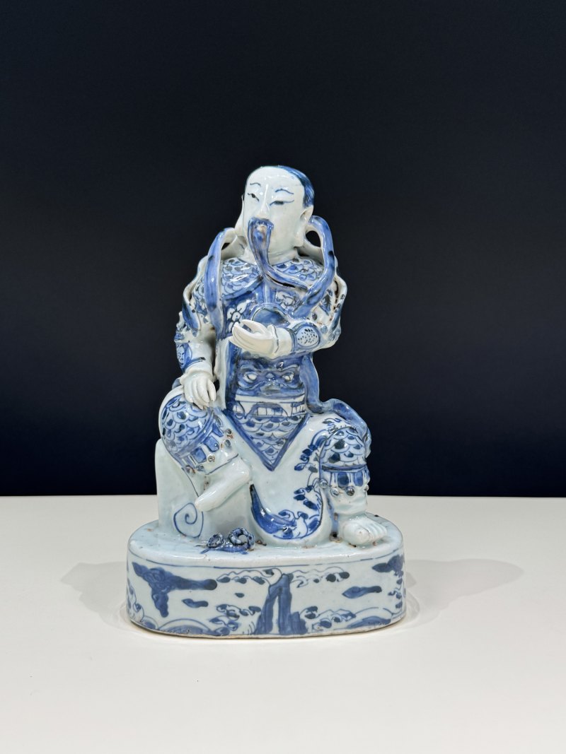 明万历 青花真武大帝坐像 - 图4