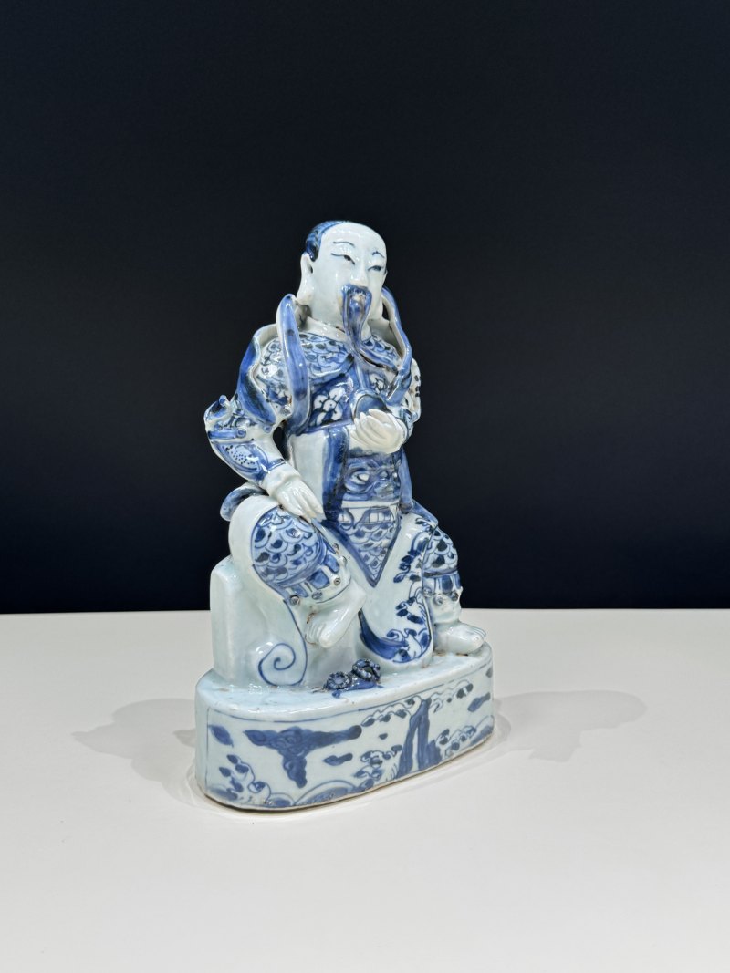 明万历 青花真武大帝坐像 - 图5
