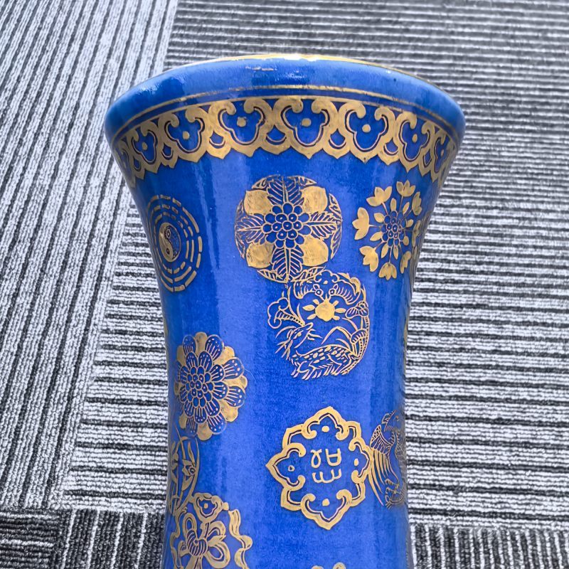 清光绪 霁蓝描金皮球花纹赏瓶 - 图7