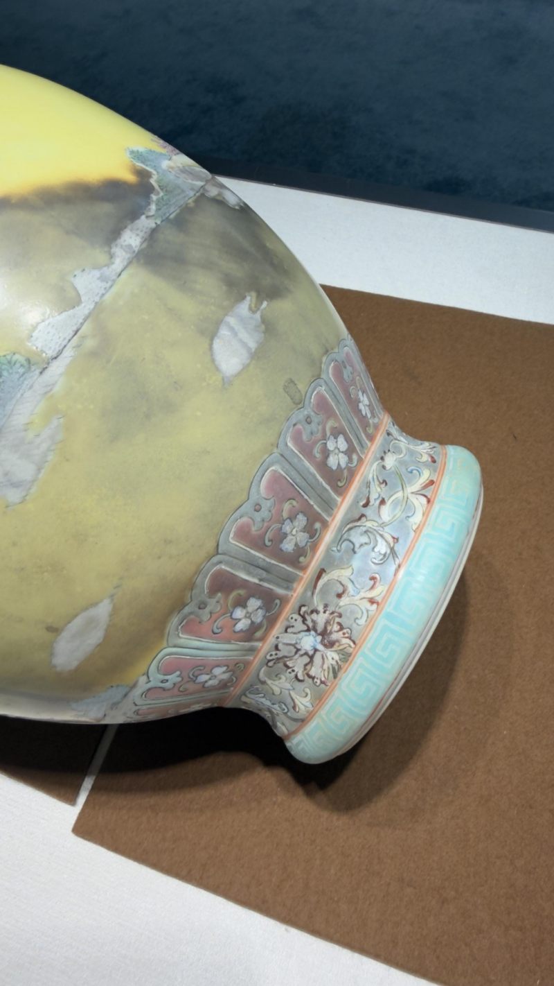    清 粉彩人物螭龍雙耳紋瓶“大清道光”款 - 图3