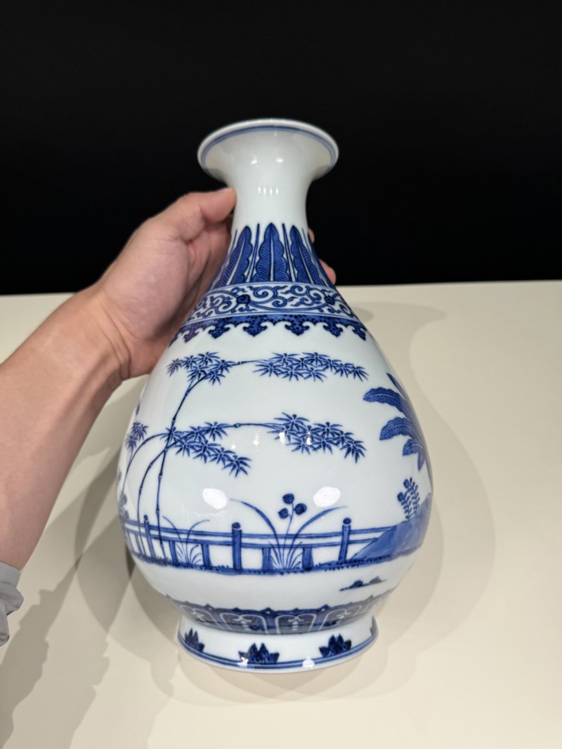 清同治 青花竹石芭蕉纹玉壶春瓶 - 图8