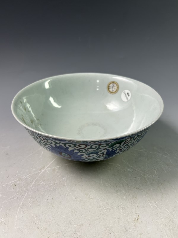 清嘉庆 斗彩缠枝花卉纹大碗 - 图4