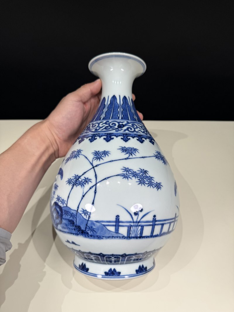 清同治 青花竹石芭蕉纹玉壶春瓶 - 图10