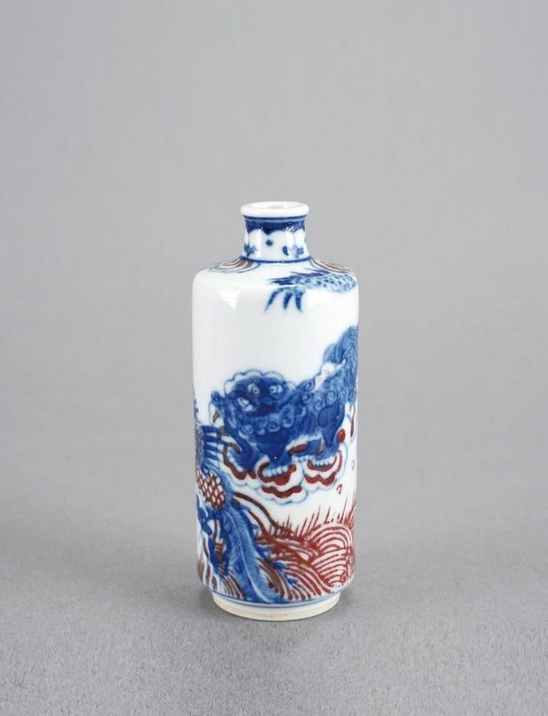    清 青花釉裡紅鼻煙壺