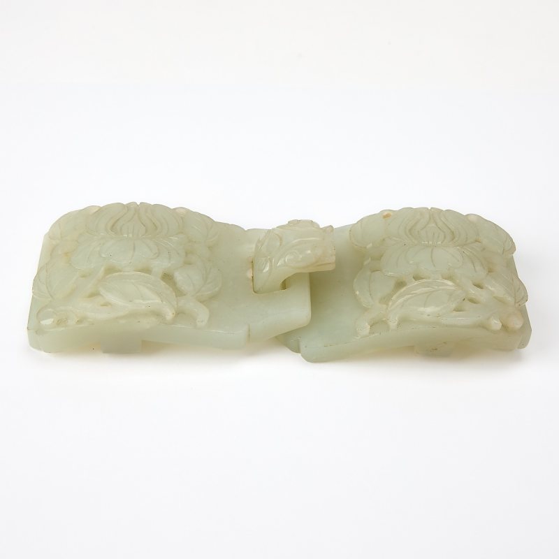 A Chinese Carved Celadon Jade Two-Part Belt Buckle - 图2