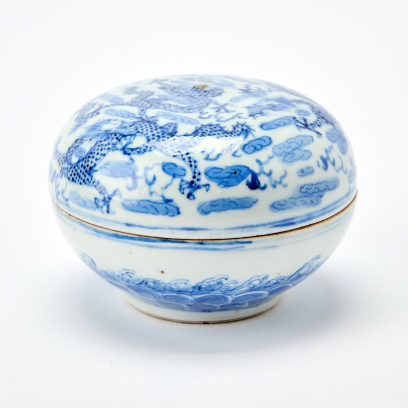 A Chinese Blue and White Porcelain Covered Paste Box - 图2