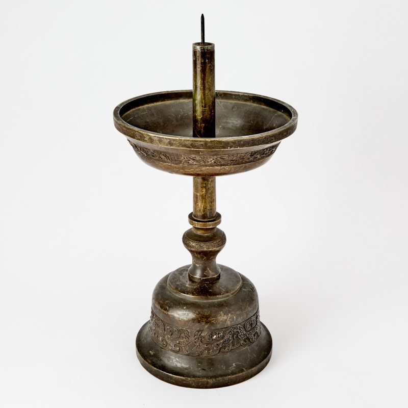 A Large Chinese Cast Bronze Temple Candle Holder - 图2
