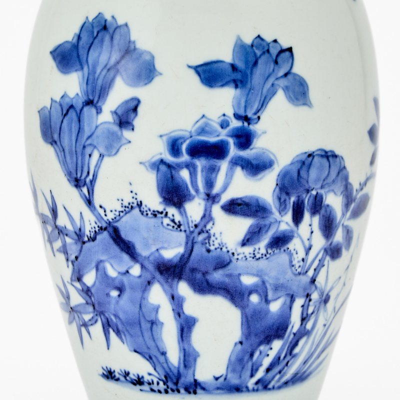 A Chinese Blue and White Porcelain Ovoid Jar - 图3