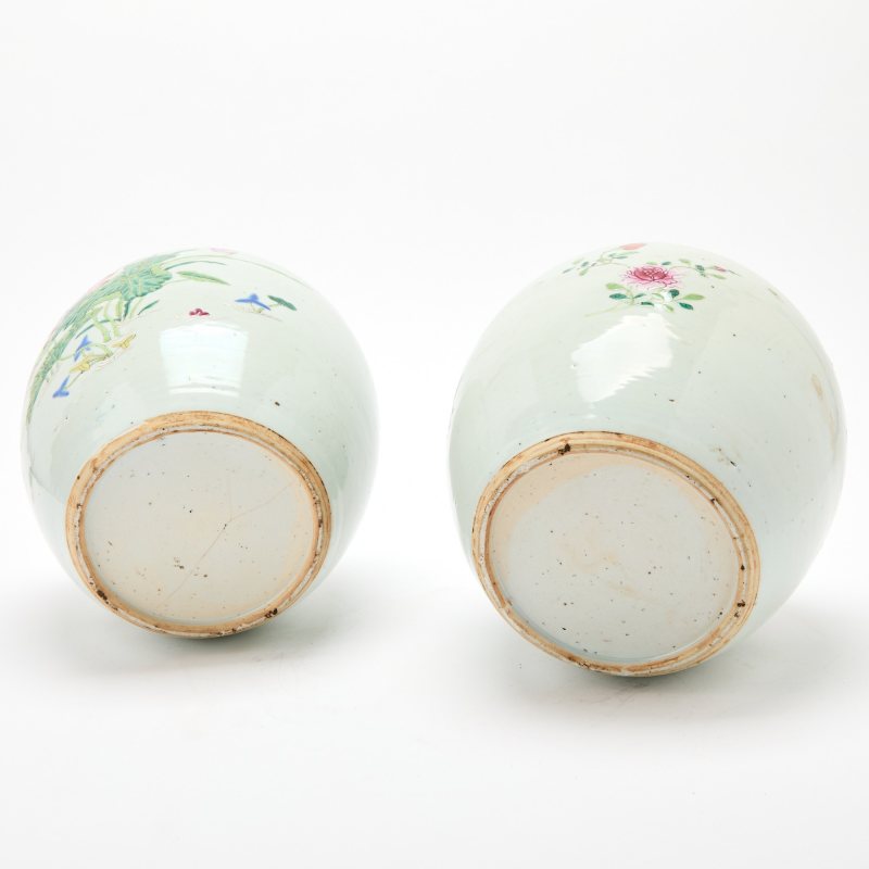 A Pair of Chinese Famille Rose Porcelain Jars - 图6
