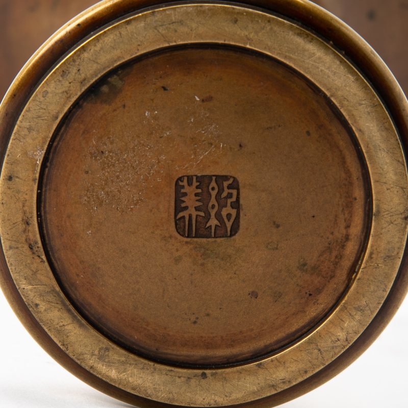 An Unusual Pair of Chinese Cloisonné Enamel and Bronze Vases - 图2