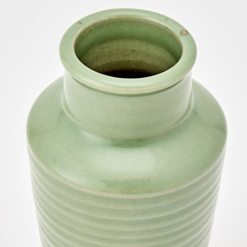 A Chinese Longquan Celadon Vase - 图2