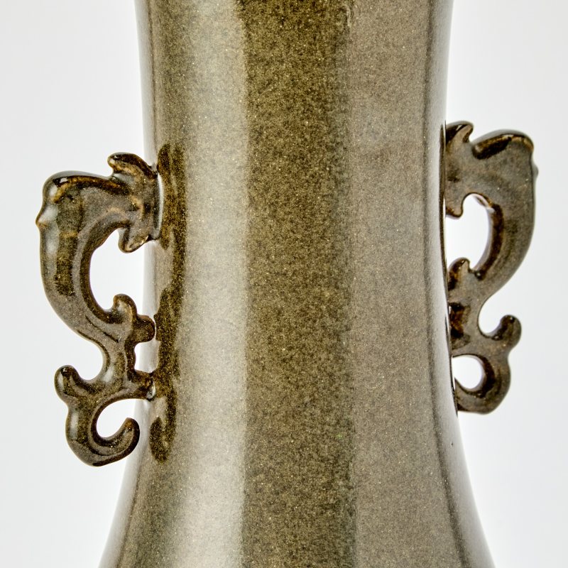 A Chinese Teadust Glazed Porcelain Vase - 图2