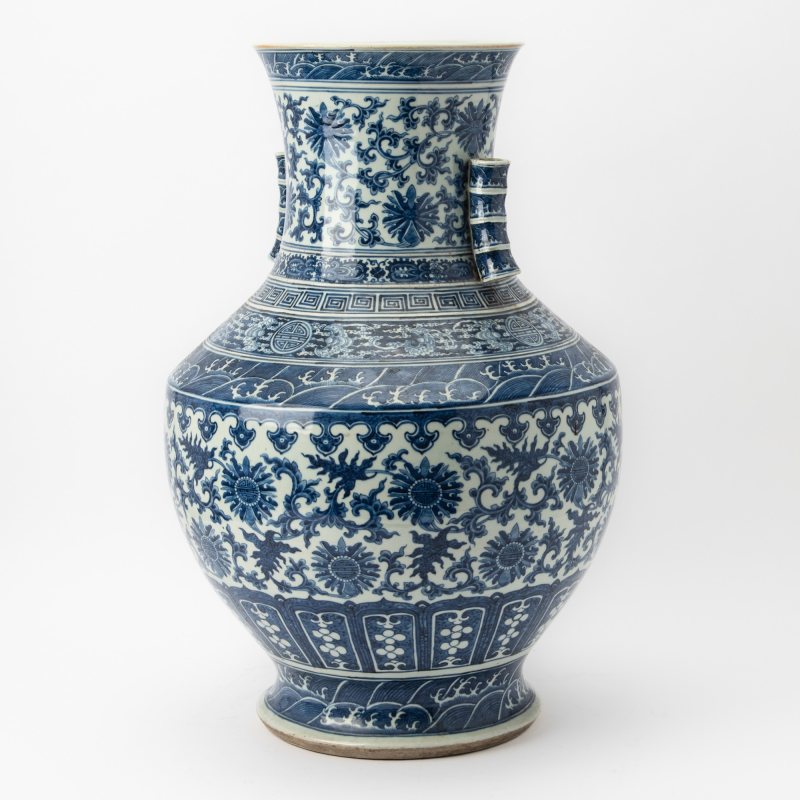 A Large Chinese Blue and White Porcelain Arrow Vase - 图3
