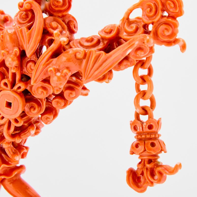 A Chinese Coral Carving of a Figural Group - 图3