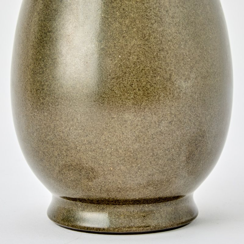 A Chinese Teadust Glazed Porcelain Vase - 图4