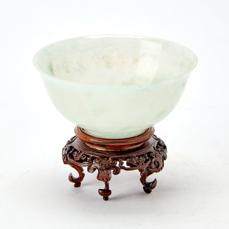 A Chinese Carved Jadeite Bowl - 图2