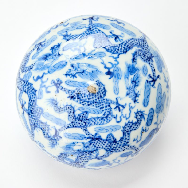 A Chinese Blue and White Porcelain Covered Paste Box - 图3