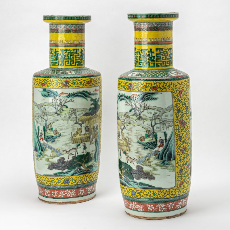 A Pair of Chinese Enameled Porcelain Rouleau Vases - 图5
