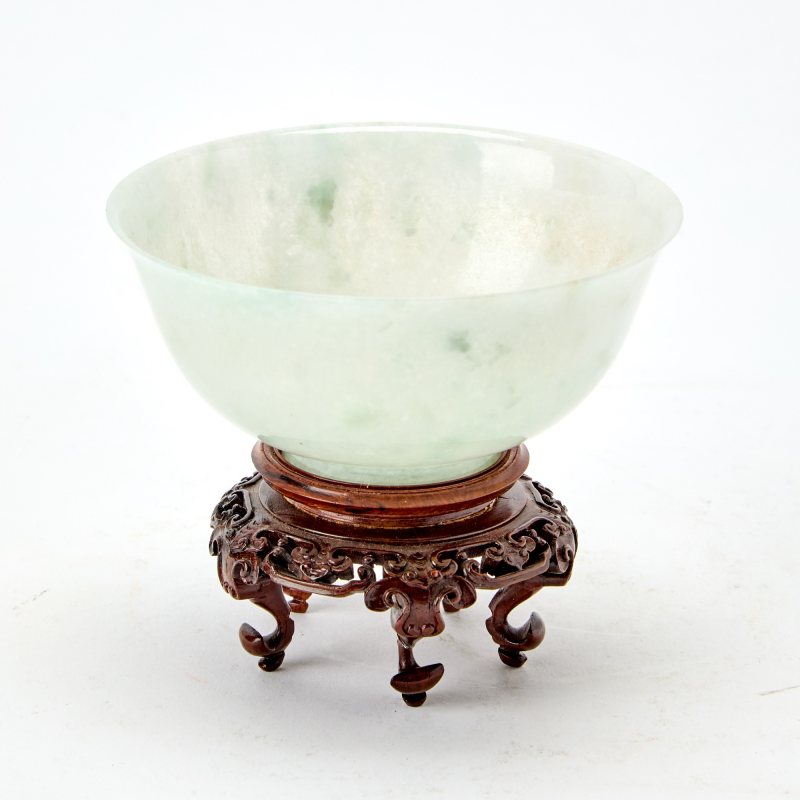 A Chinese Carved Jadeite Bowl - 图3