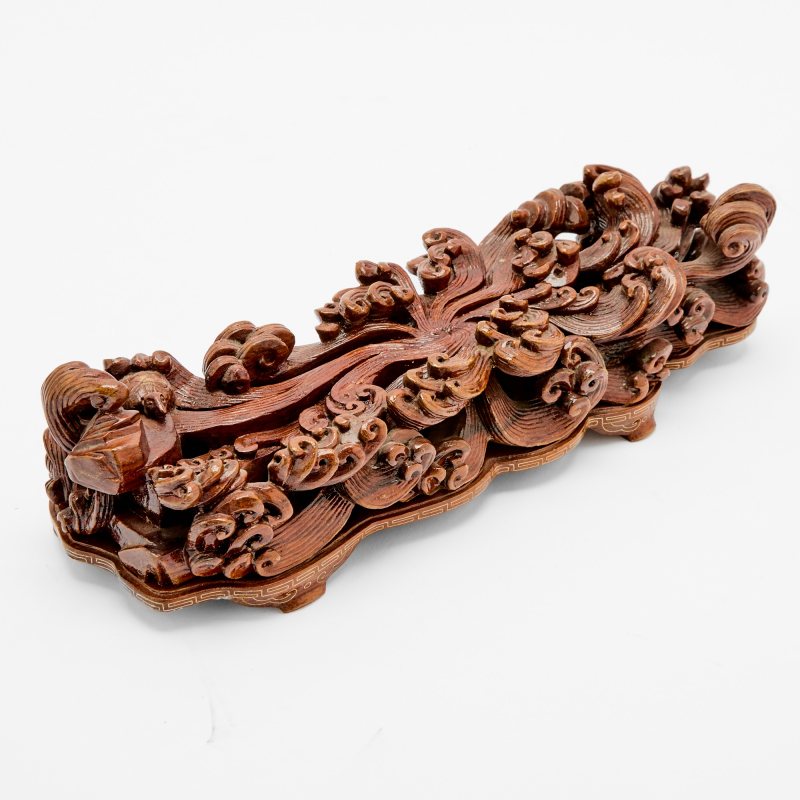 A Chinese Coral Carving of a Figural Group - 图5