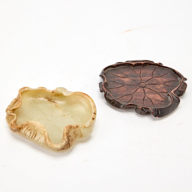 A Chinese Russet and Pale Celadon Jade Carving - 图3