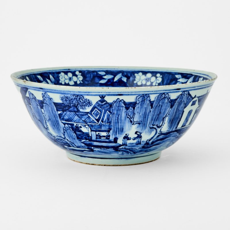 A Large Chinese Blue and White Porcelain Bowl
