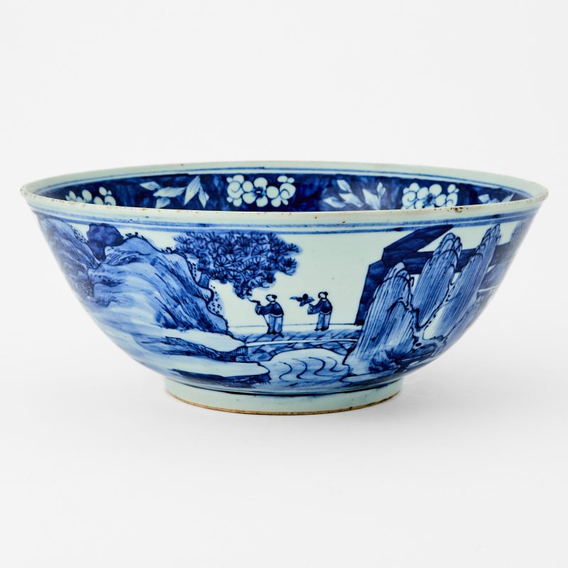 A Large Chinese Blue and White Porcelain Bowl - 图2
