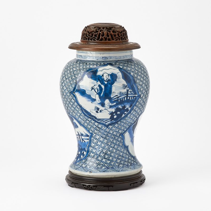 A Chinese Blue and White Porcelain Baluster Jar