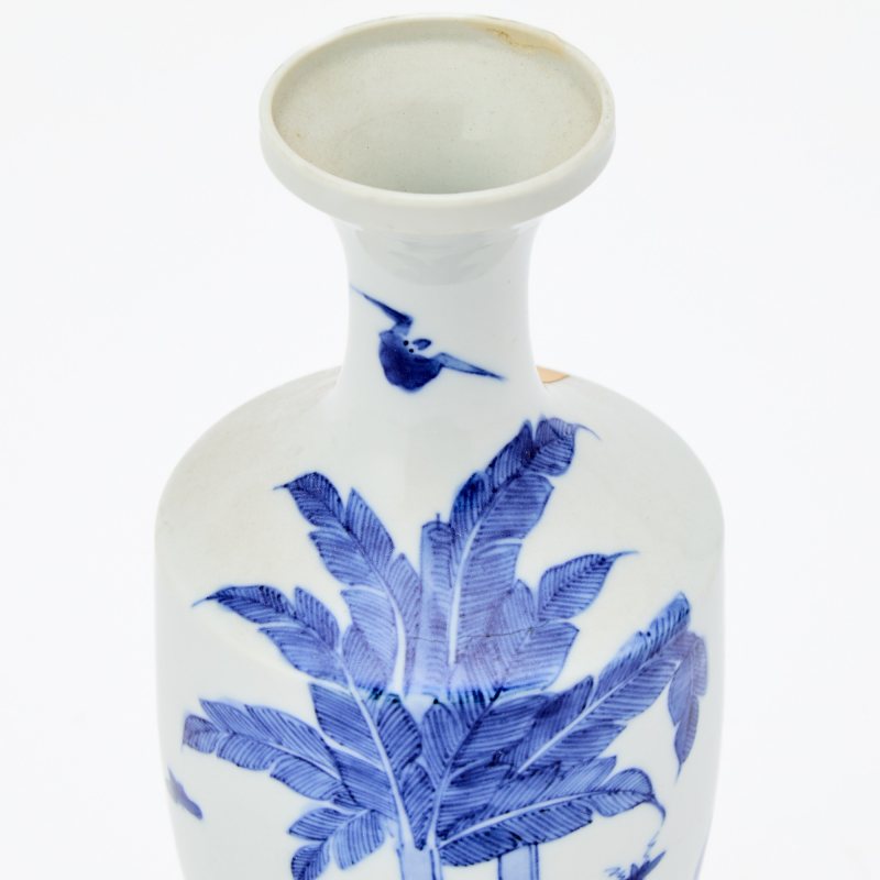 A Chinese Blue and White Porcelain Vase - 图3
