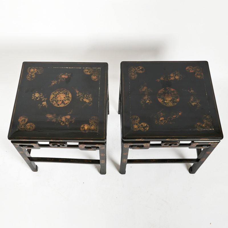 A Pair of Chinese Lacquered Wood Tables - 图4