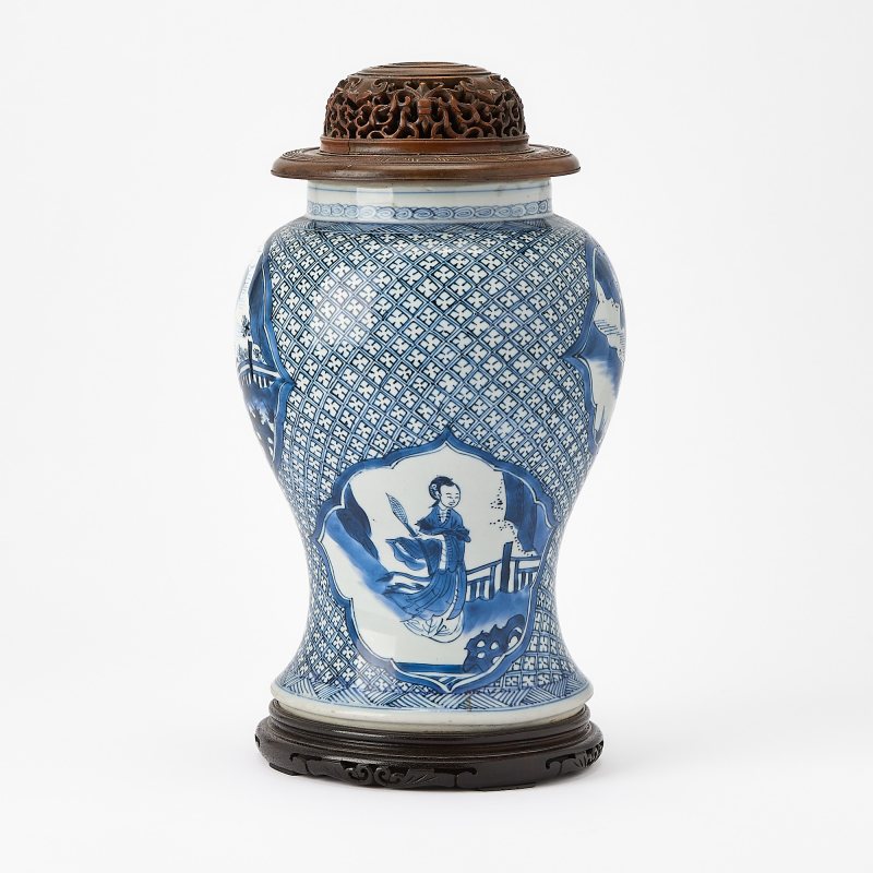A Chinese Blue and White Porcelain Baluster Jar - 图2