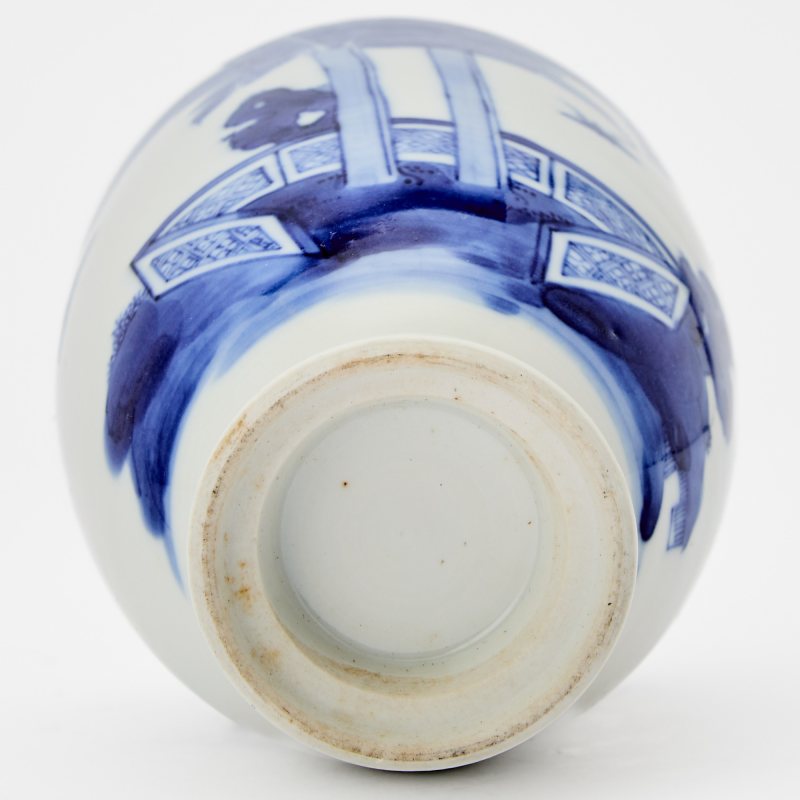A Chinese Blue and White Porcelain Vase - 图4