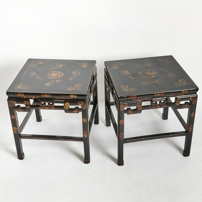 A Pair of Chinese Lacquered Wood Tables - 图5