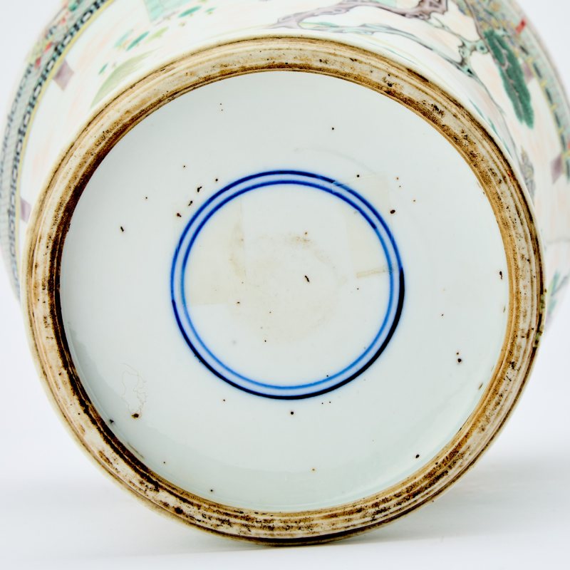 A Chinese Enameled Porcelain Vase - 图5