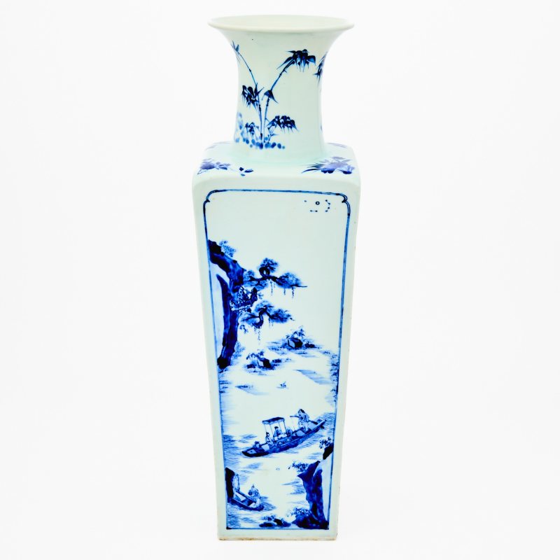 A Chinese Blue and White Porcelain Square Vase - 图3