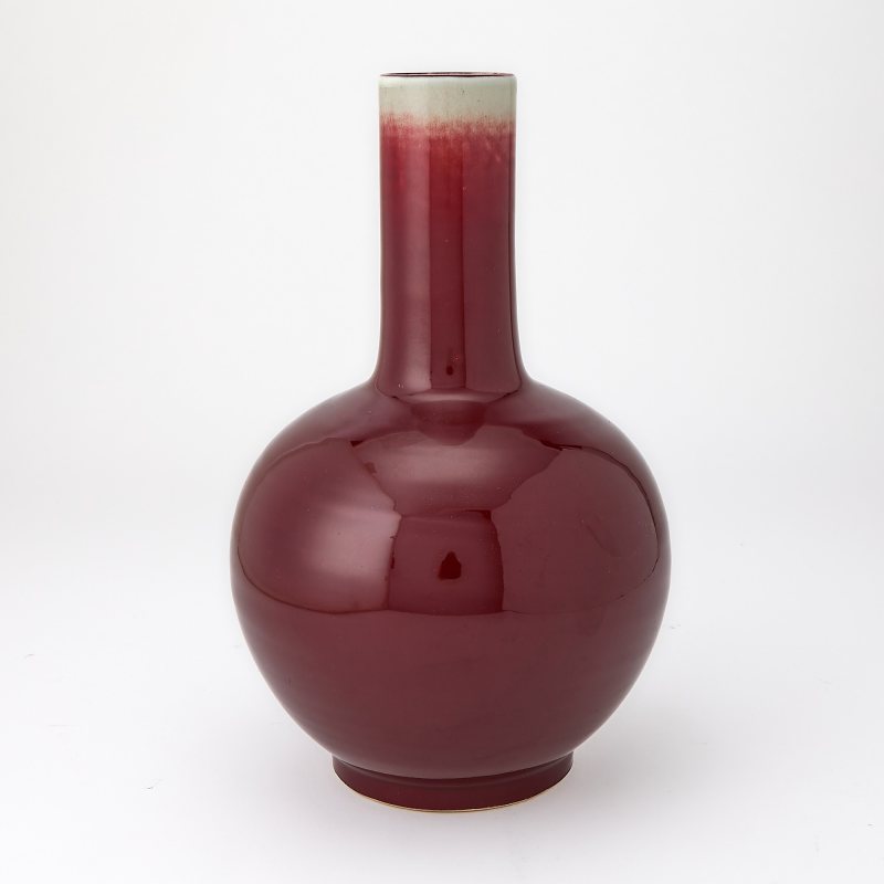 A Chinese Copper Red Glazed Porcelain Bottle Vase - 图2