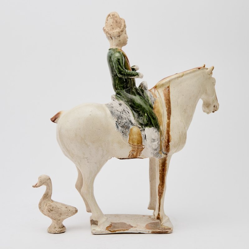 A Chinese Sancai Glazed Pottery Equestrian Figure - 图2
