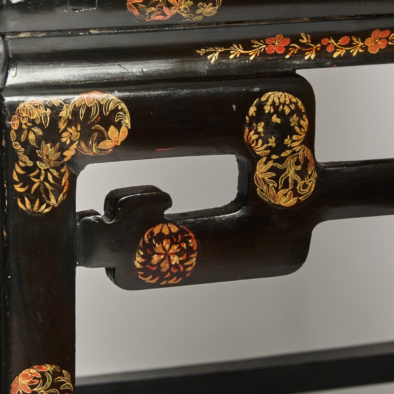 A Pair of Chinese Lacquered Wood Tables - 图6