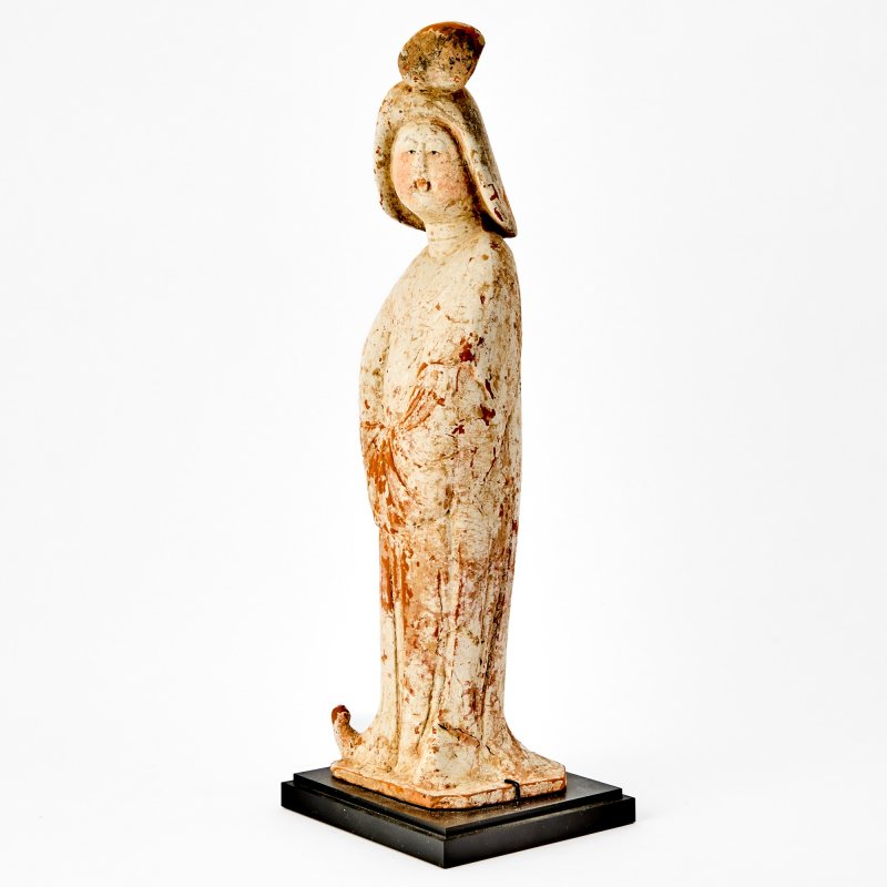 A Chinese Pottery Figure of a Lady - 图2
