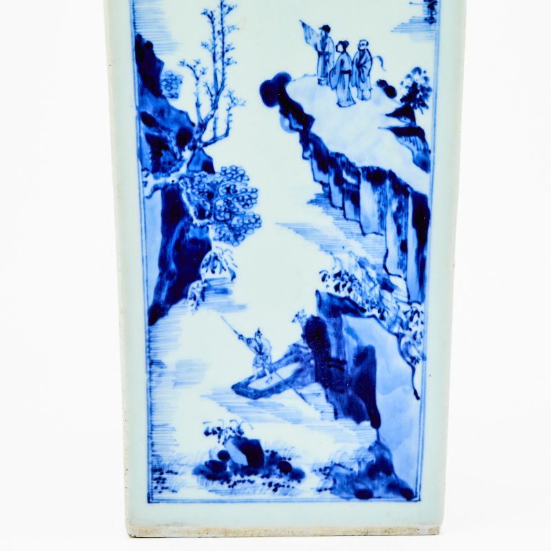 A Chinese Blue and White Porcelain Square Vase - 图5