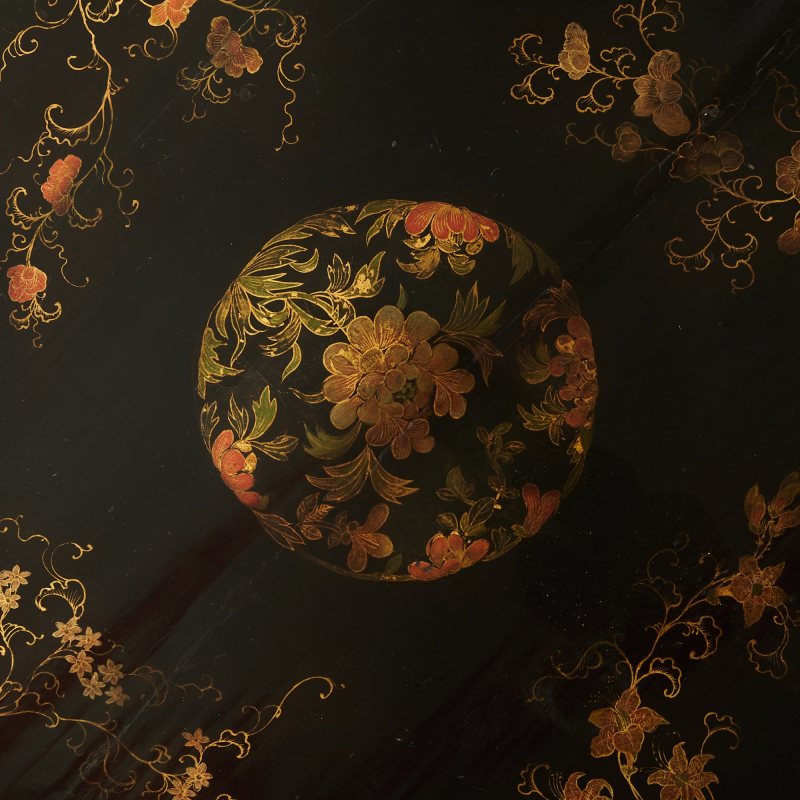 A Pair of Chinese Lacquered Wood Tables - 图7