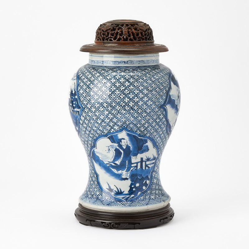 A Chinese Blue and White Porcelain Baluster Jar - 图4