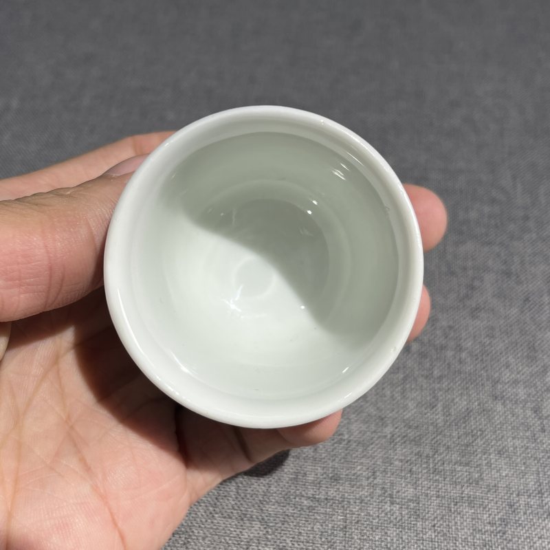 清乾隆青花八宝纹铃铛杯 - 图6