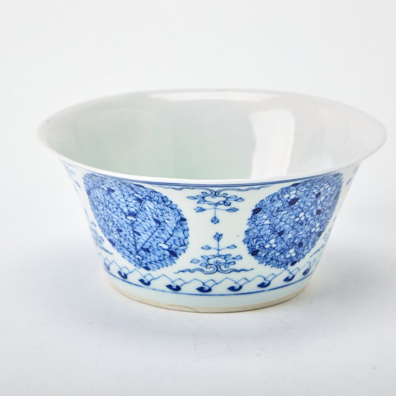 A Pair of Chinese Blue and White Porcelain Bowls - 图3
