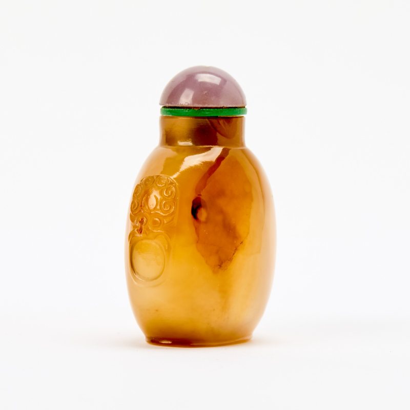 A Chinese Carved Agate Snuff Bottle - 图2