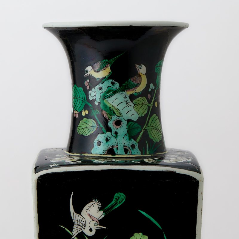 A Pair of Chinese Famille Noire Porcelain Square Vases - 图4