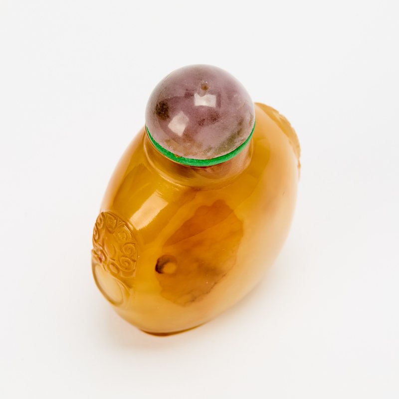 A Chinese Carved Agate Snuff Bottle - 图3