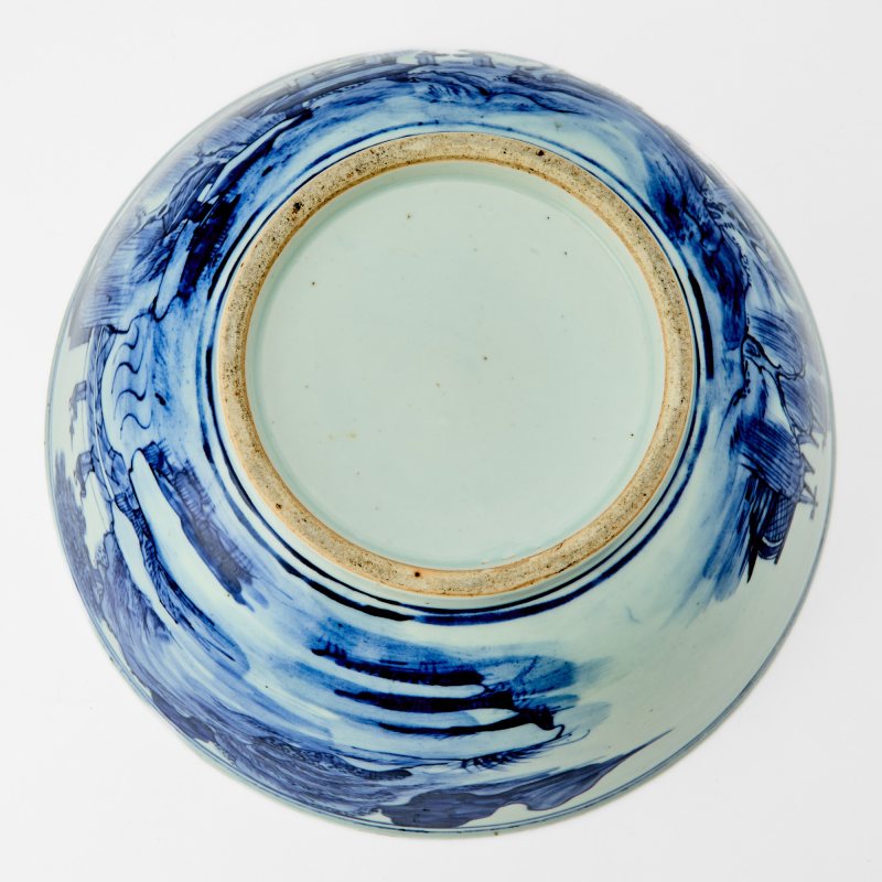 A Large Chinese Blue and White Porcelain Bowl - 图6